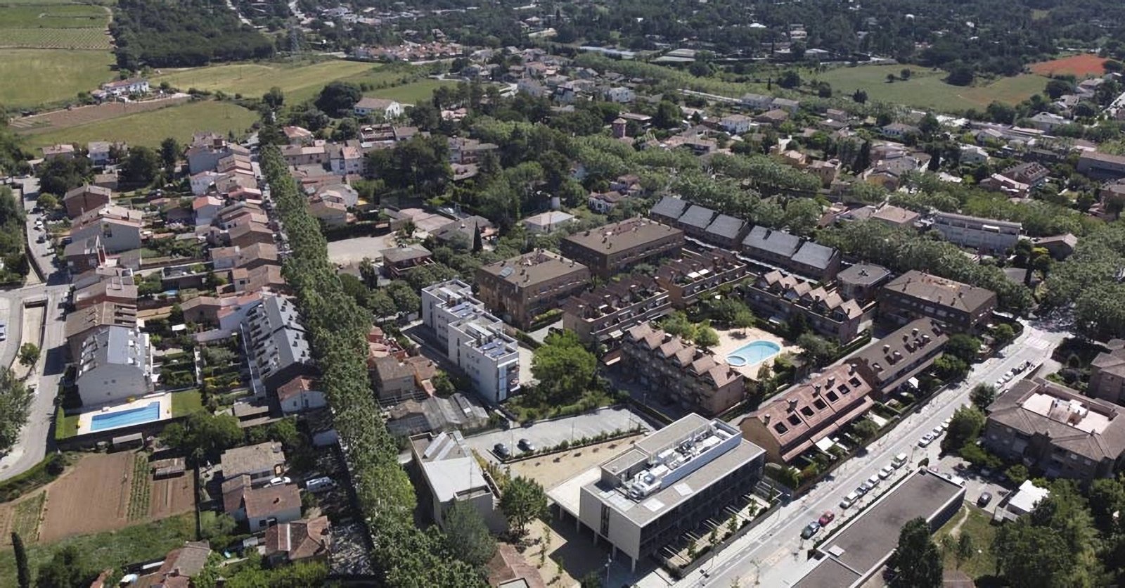 Casa adosada en zona comunitaria con piscina